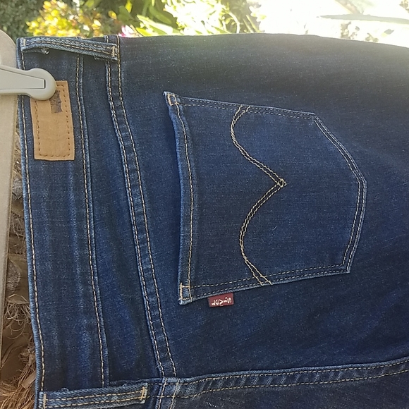 Levi's Demi Curve Mid Rise Boot Cut - Picture 6 of 6